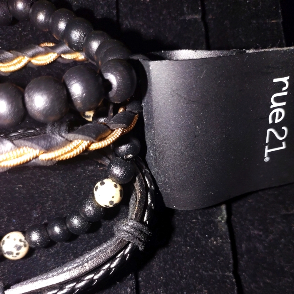 Rue 21 Braclets
